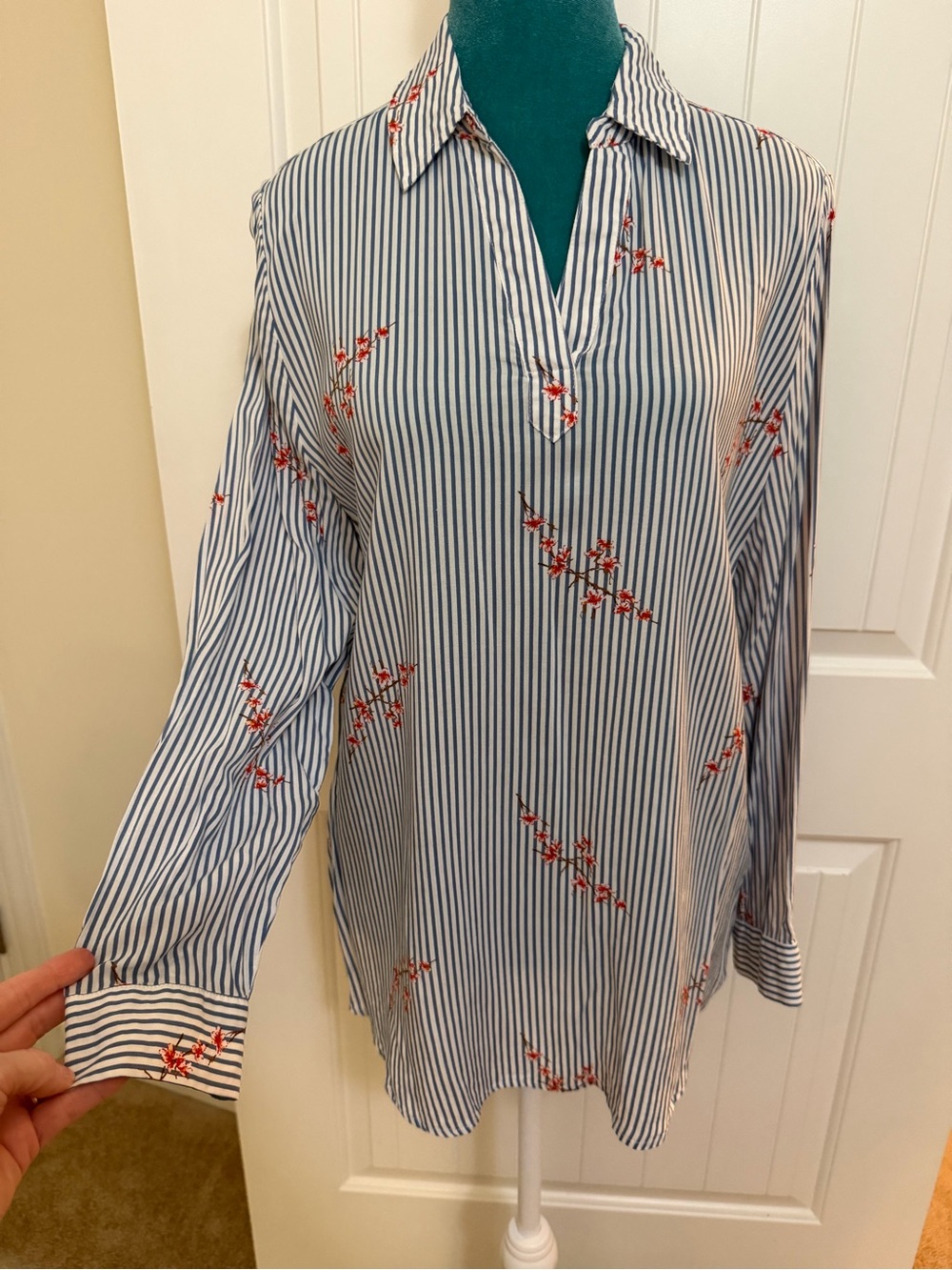 Chico's Blue & White Stripes with Red Cherry Blossom Long Sleeve Top Sz 2R (12R) - Picture 4 of 17